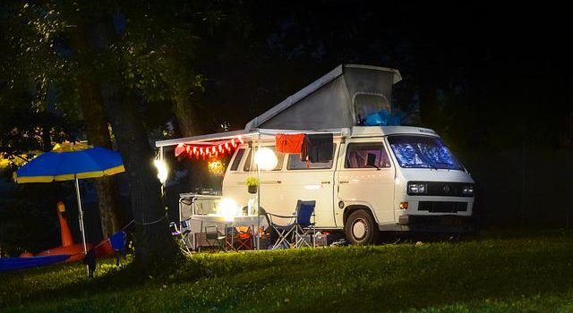 Camping : des astuces pratiques pour des vacances réussies